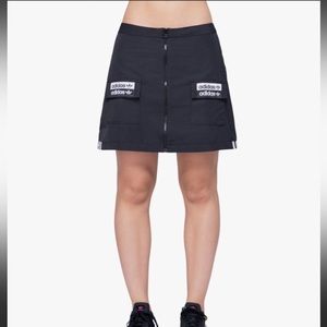 Adidas cargo mini skirt with zipper.
